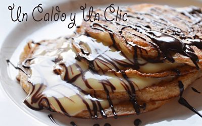 Tortitas, chocolate y crema de vainilla