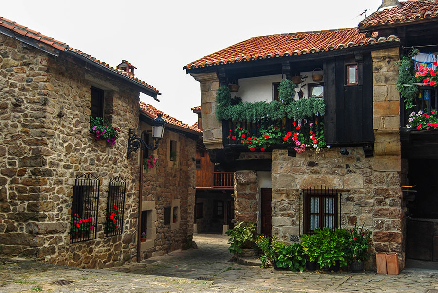 Barcena Mayor  (Cantabria) / Lugares y Placeres