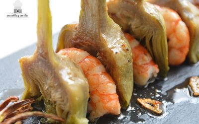 Alcachofas y langostinos