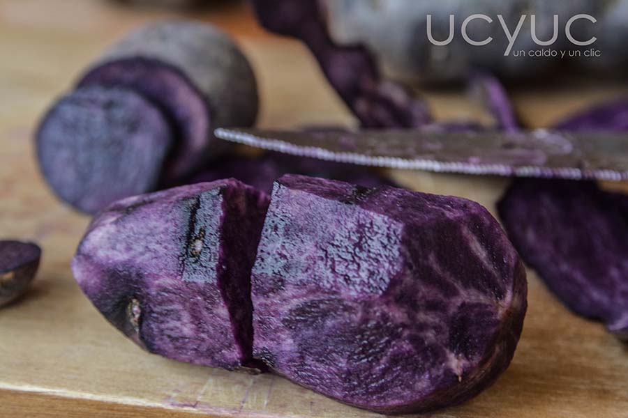 Puré de patatas violeta